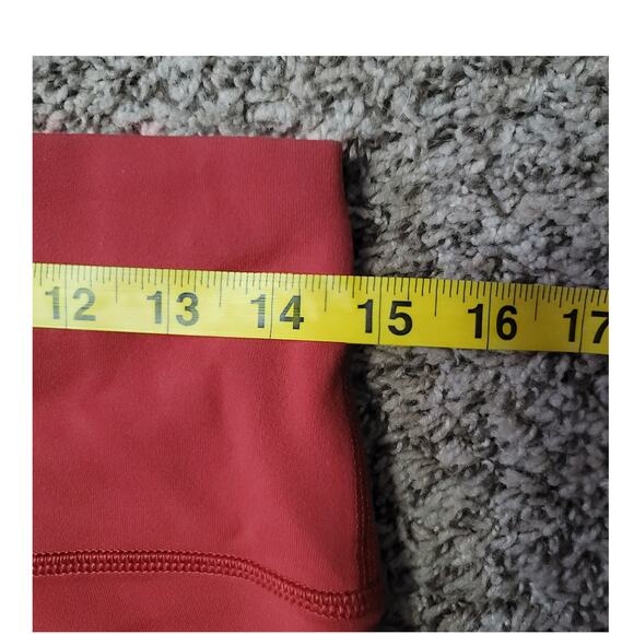 Lululemon- Women's 2 piece bundle- Cropped pants and shorts- size 10 - Picture 5 of 10